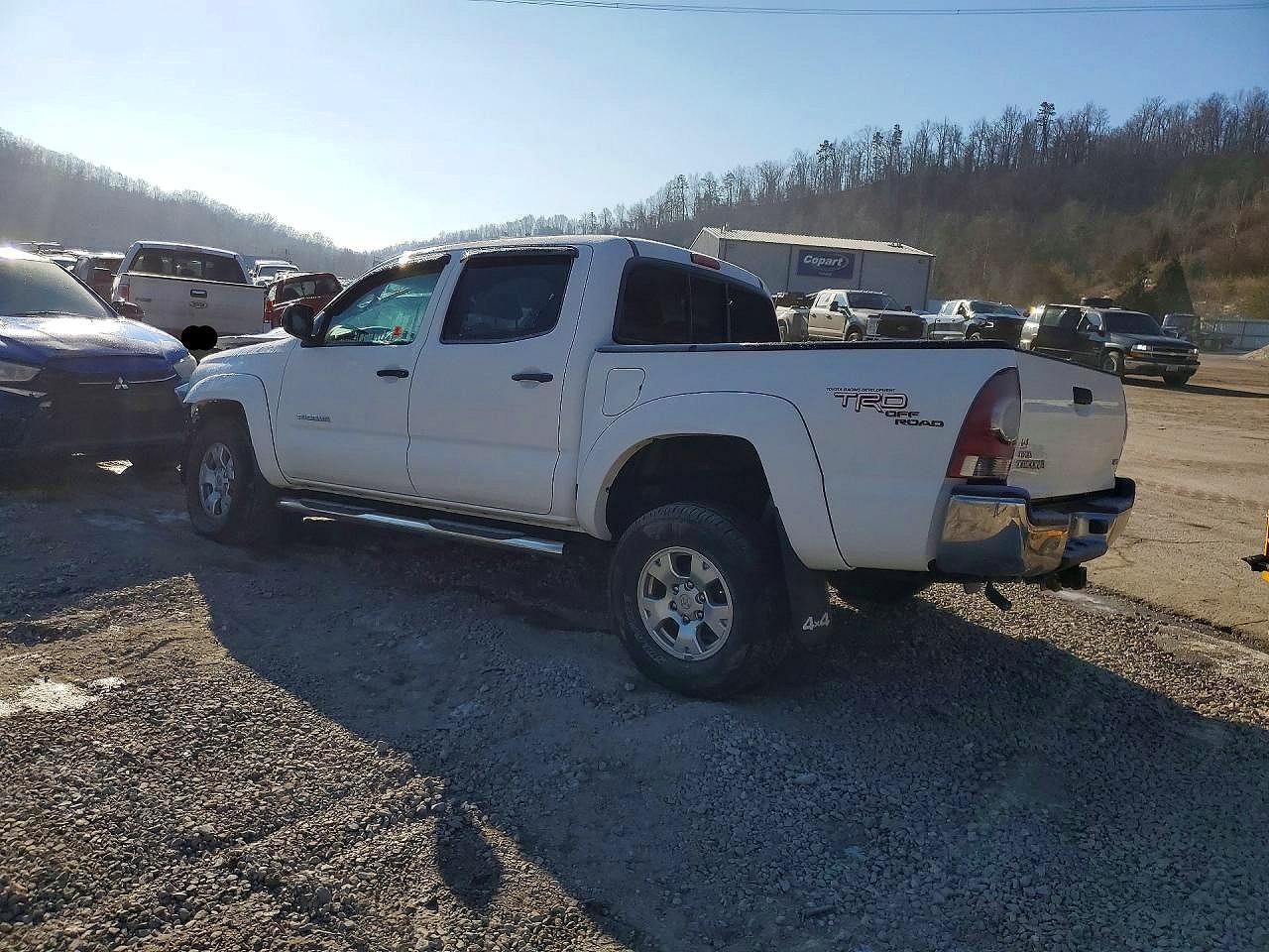 2011 Toyota Tacoma Double Cab - Image 2