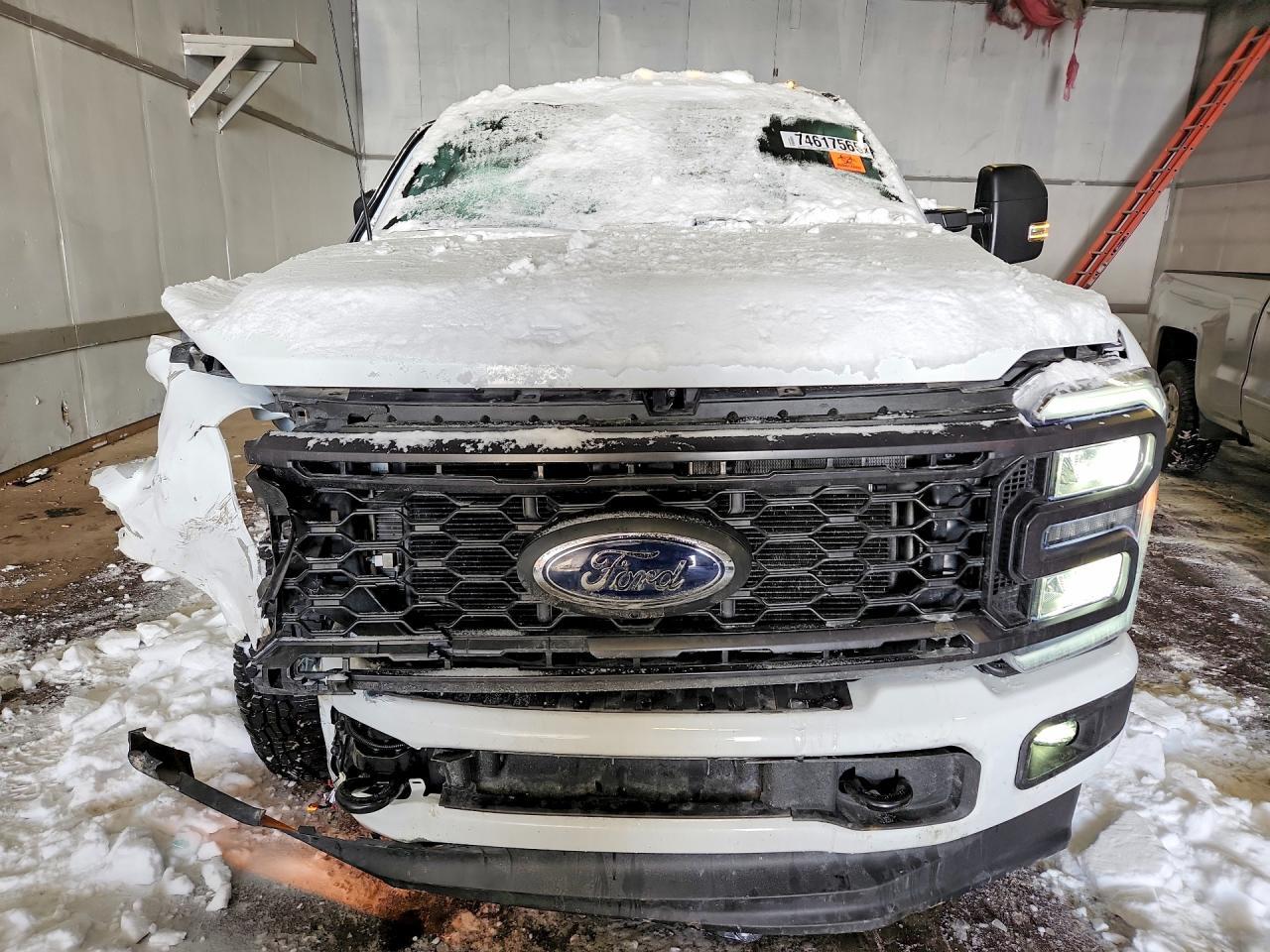 2024 Ford F350 Super Duty - Фото 5