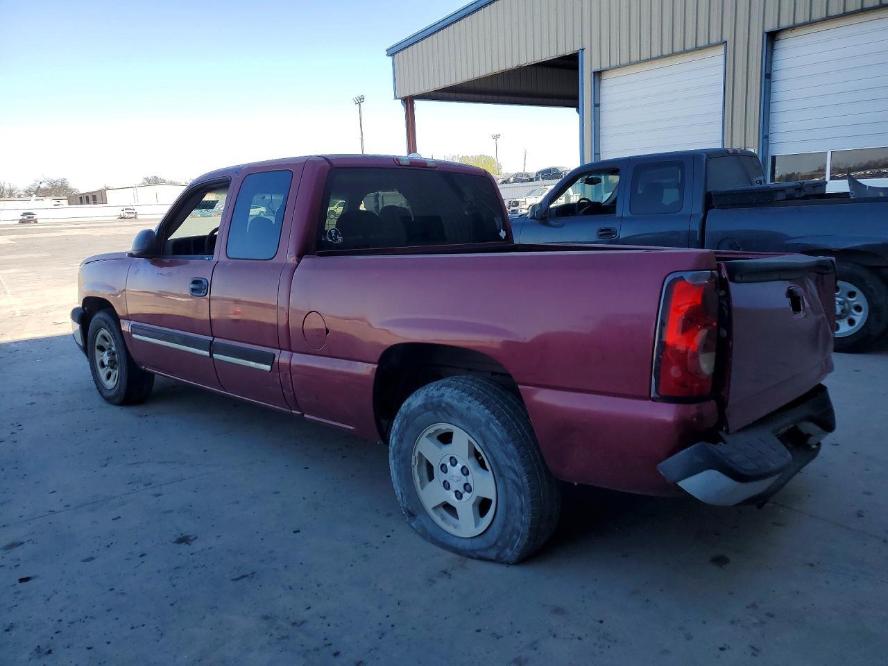2005 Chevrolet Silverado C1500 - Фото 2