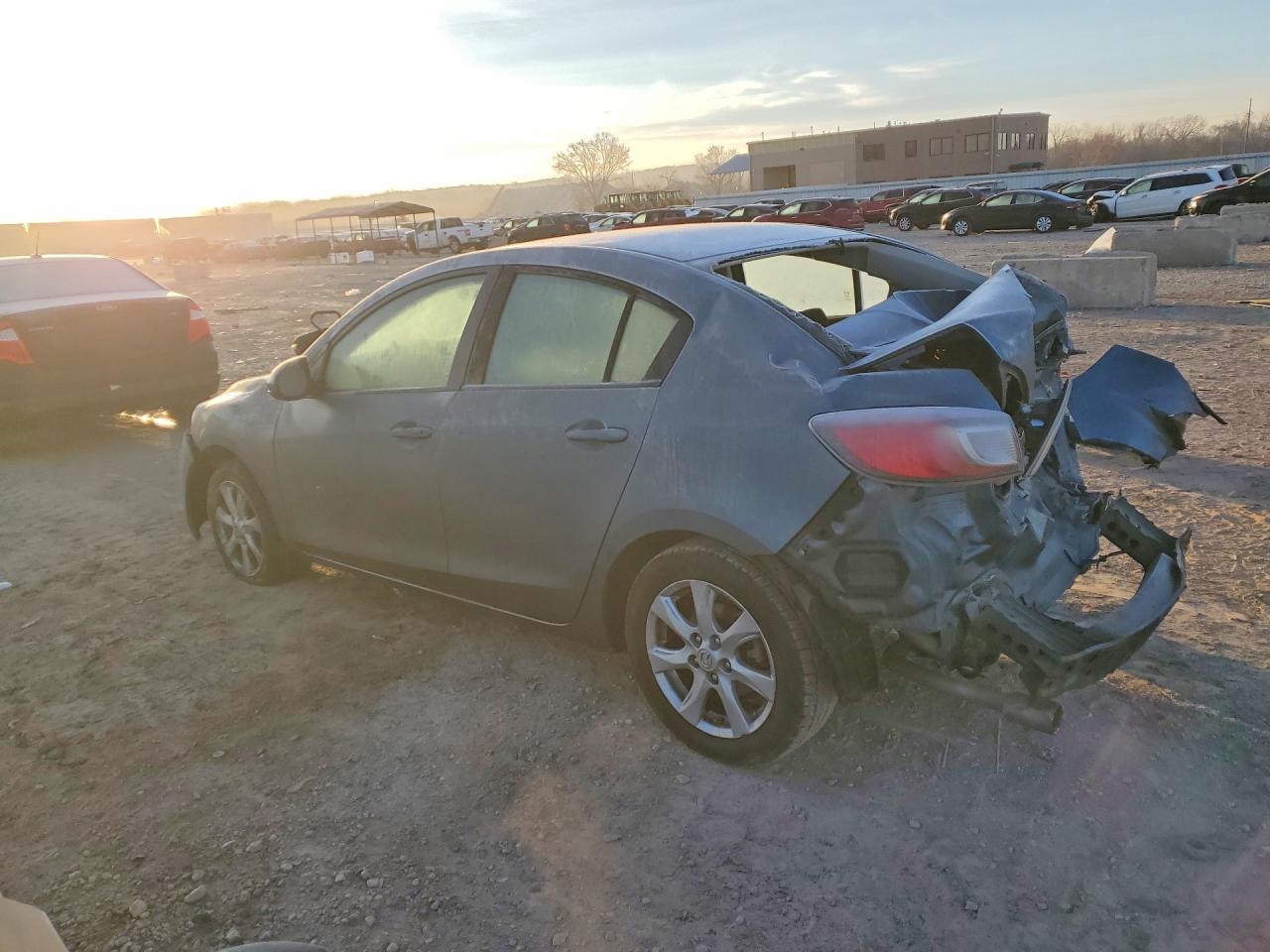 2011 Mazda 3 I - Фото 2