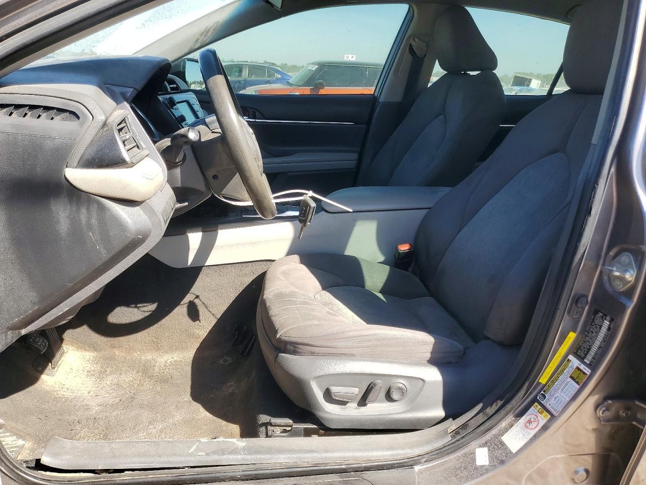 2019 Toyota Camry Le - Фото 7