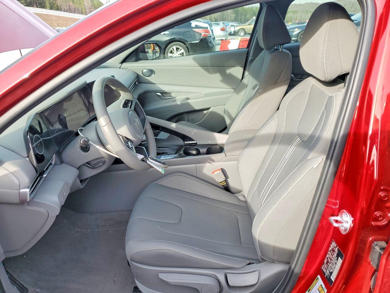 2025 Hyundai Elantra Se - Фото 7