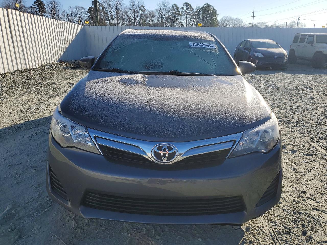 2014 Toyota Camry L - Image 5