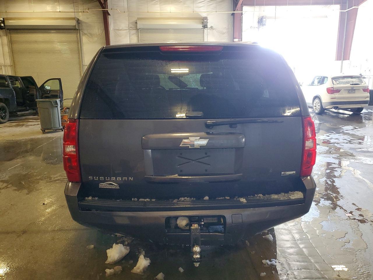 2010 Chevrolet Suburban C1500 Ls - Фото 6