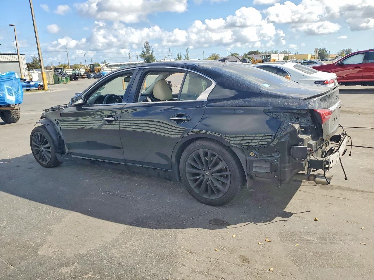 2018 Infiniti Q50 Luxe - Фото 2