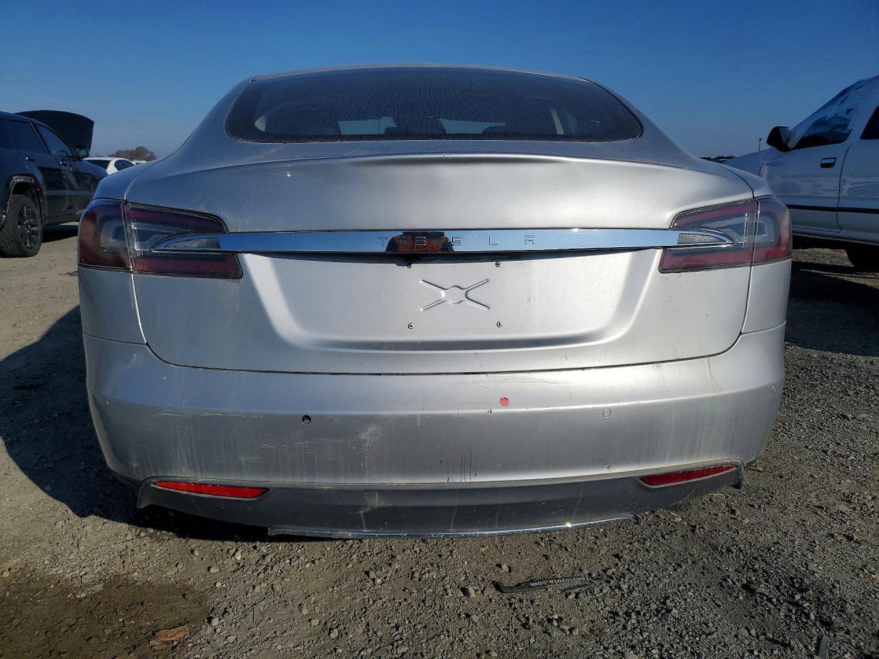 2014 Tesla Model S - Image 6
