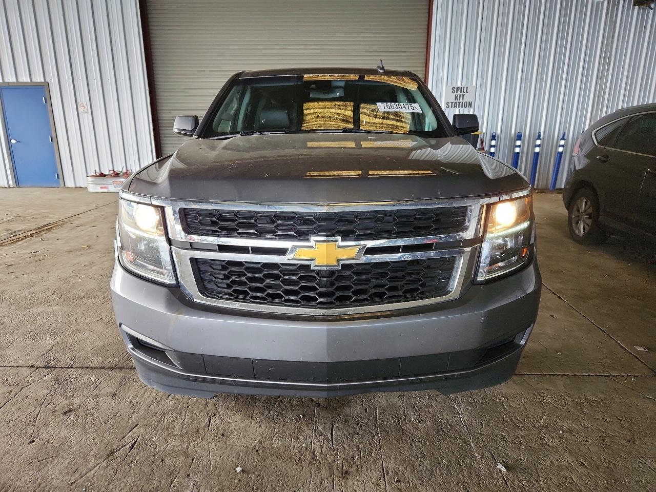 2019 Chevrolet Suburban C1500 Lt - Image 5