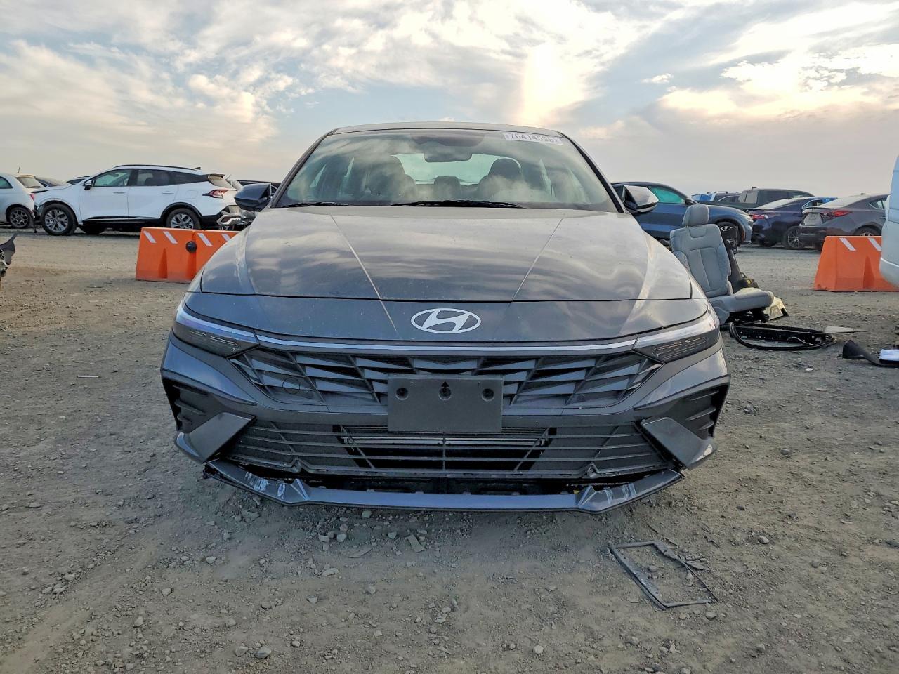 2025 Hyundai Elantra Se - Фото 5