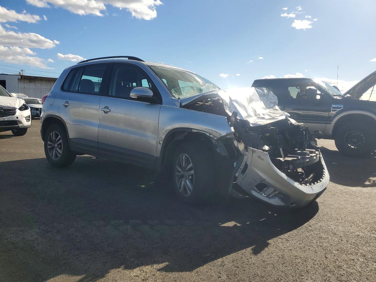2017 Volkswagen Tiguan S - Image 4