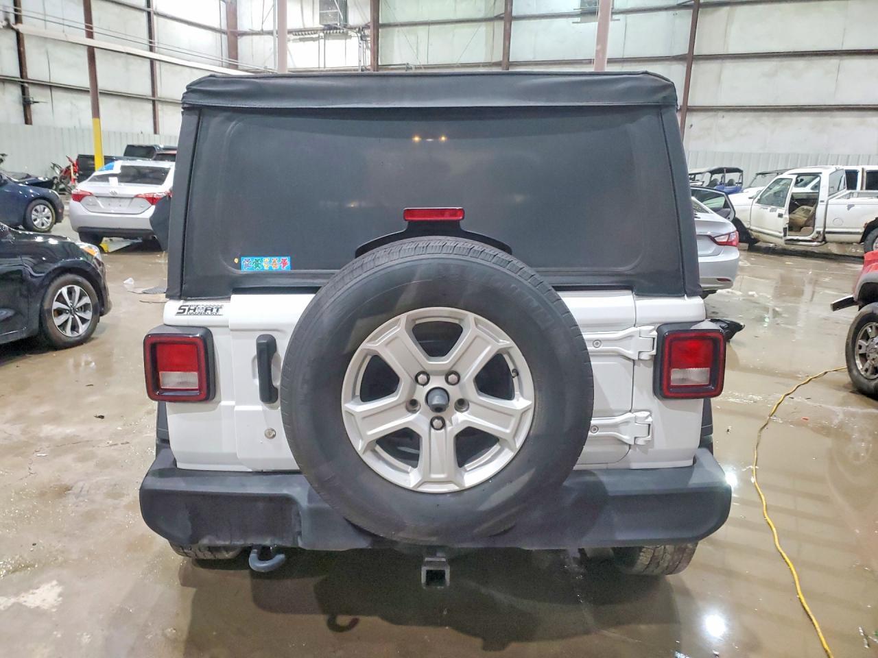 2020 Jeep Wrangler Sport - Фото 6
