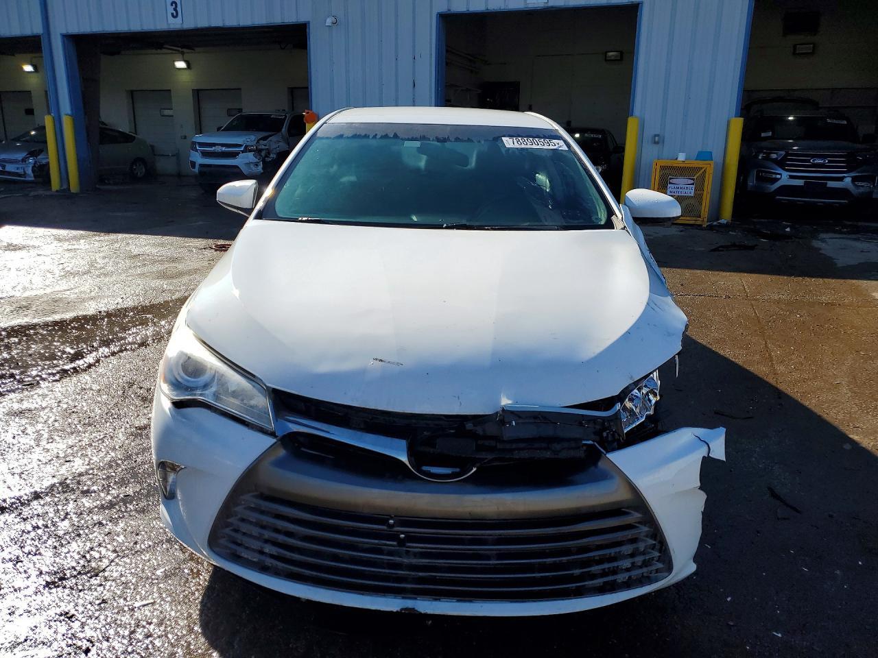 2017 Toyota Camry Le - Фото 5