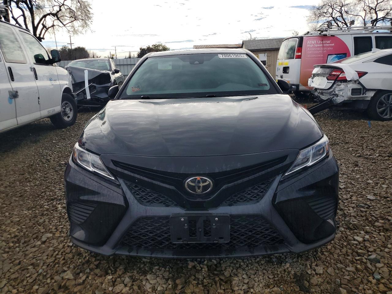 2019 Toyota Camry Se - Фото 5