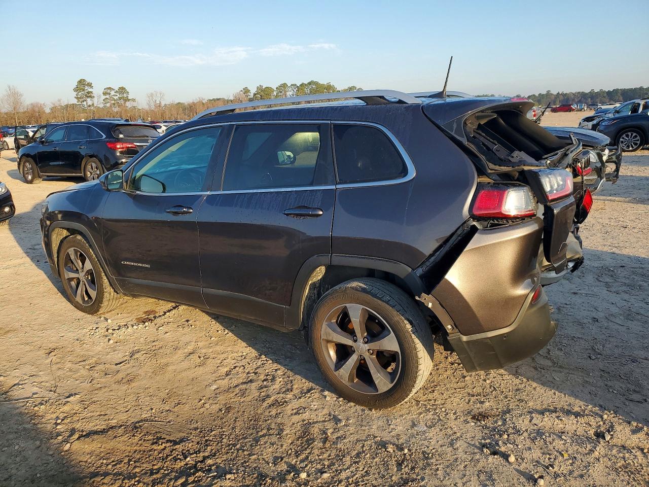 2020 Jeep Cherokee Limited - Image 2
