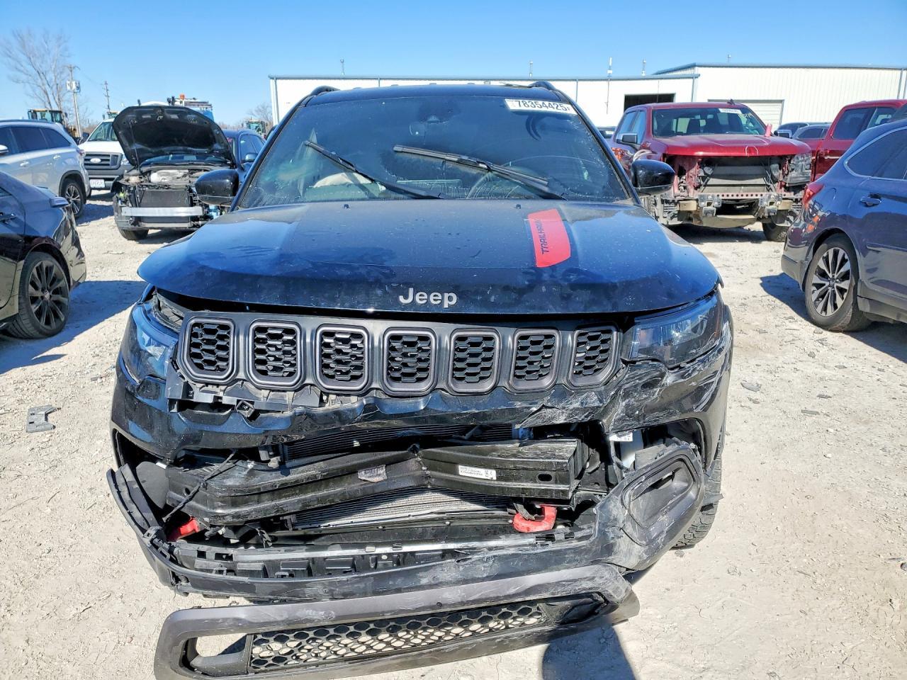 2024 Jeep Compass Trailhawk - Image 5