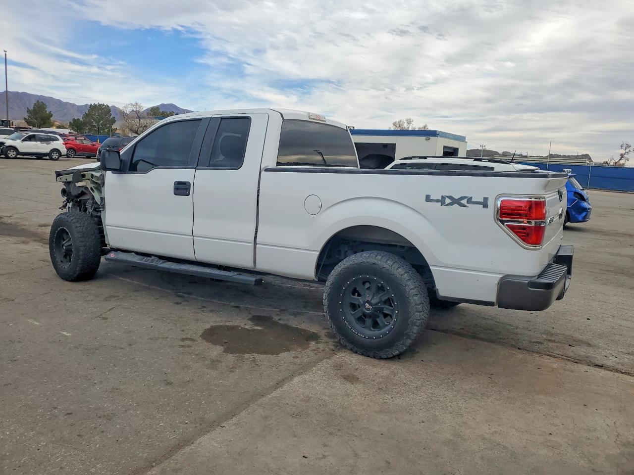 2014 Ford F150 Super Cab - Фото 2