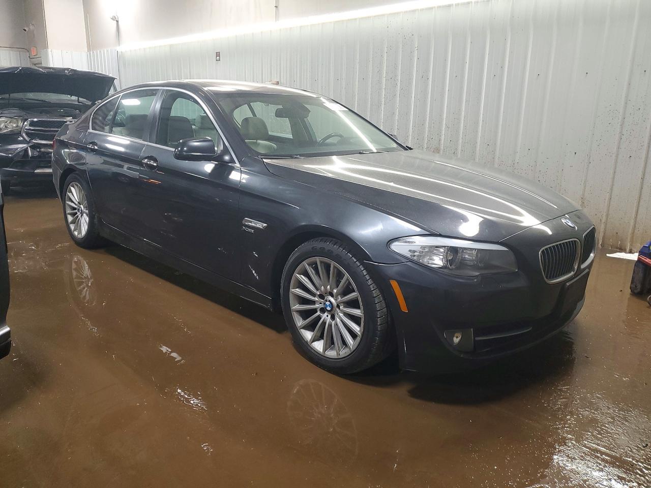 2011 BMW 535 Xi - Image 4