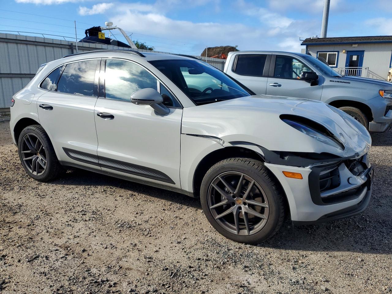 2026 Porsche Macan Base - Image 4