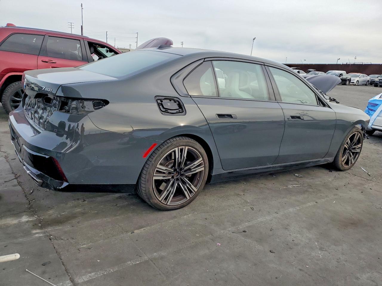 2024 BMW 760 Xi - Image 3