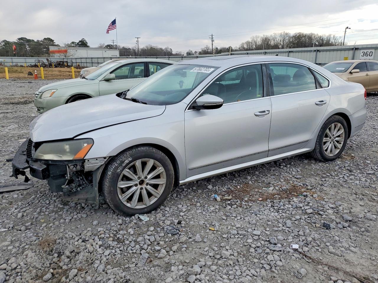 2012 Volkswagen Passat Sel