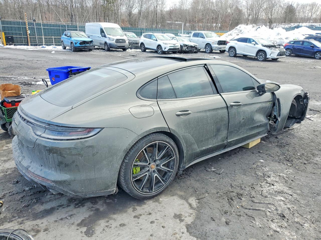 2023 Porsche Panamera 4 E-Hybrid - Фото 3