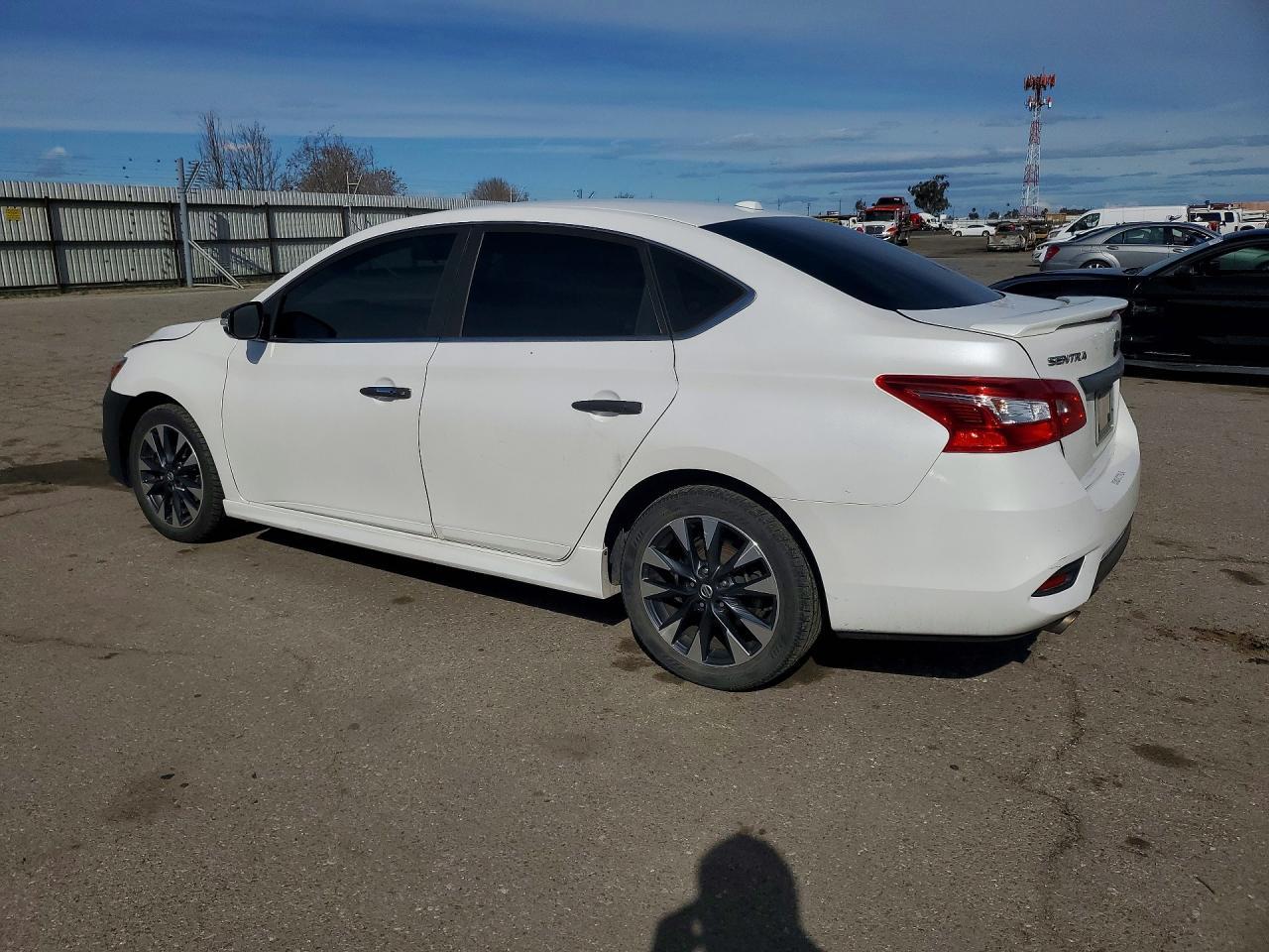 2019 Nissan Sentra S - Фото 2