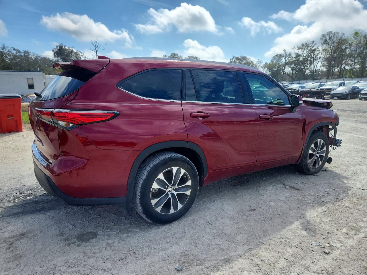 2022 Toyota Highlander Xle - Image 3