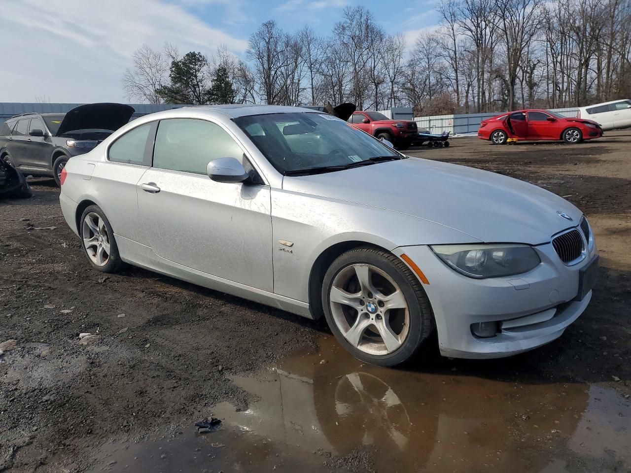 2011 BMW 335 - Фото 4