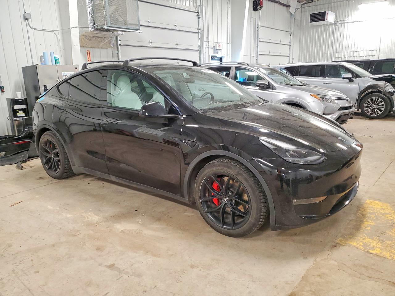 2022 Tesla Model Y - Фото 4