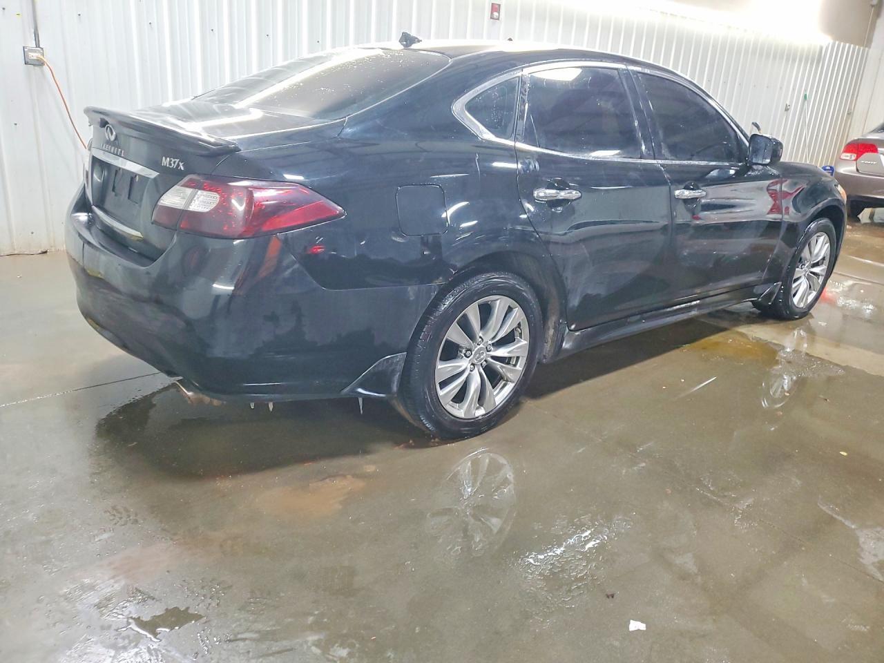 2012 Infiniti M37 X - Image 3