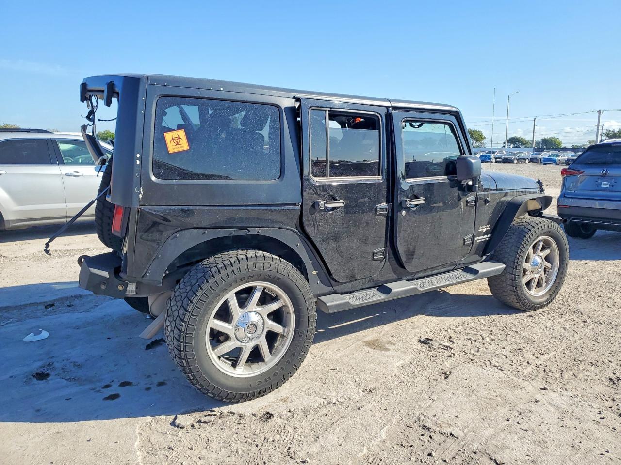 2017 Jeep Wrangler Unlimited Sahara - Фото 3