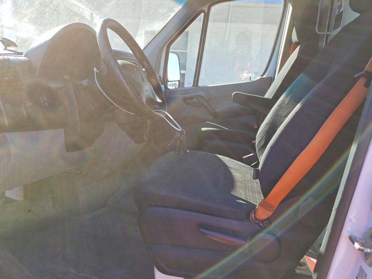 2016 Mercedes-Benz Sprinter 2500 - Cargo Van - Фото 7