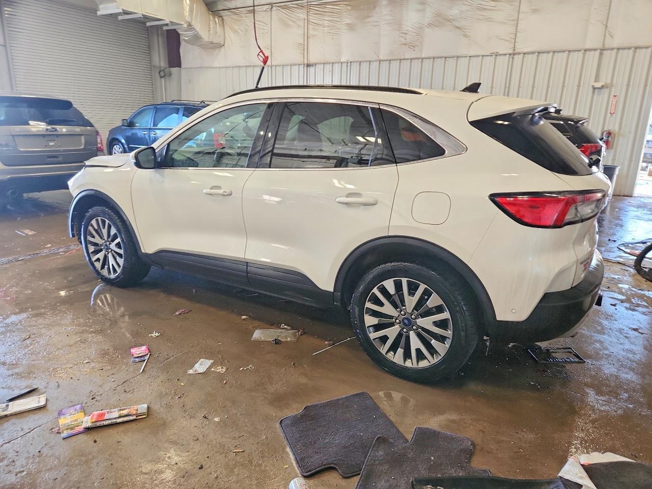 2020 Ford Escape Titanium - Image 2