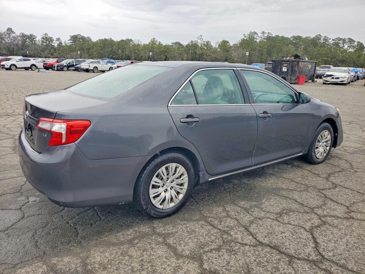 2012 Toyota Camry Le - Фото 3