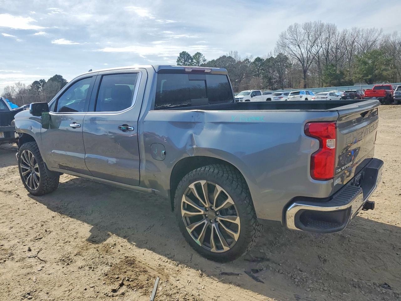 2021 Chevrolet Silverado K1500 Ltz - Фото 2