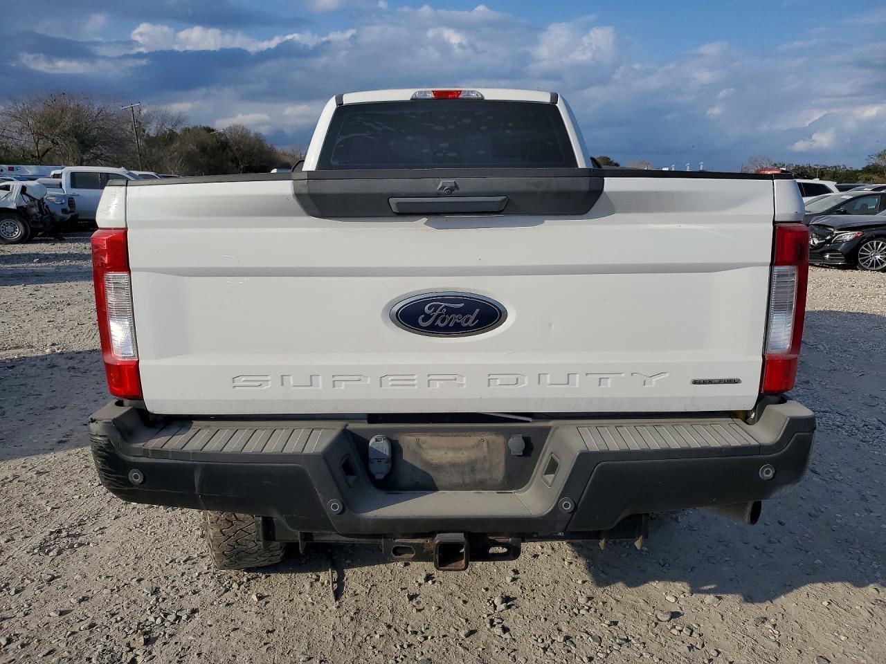 2019 Ford F250 Super Duty - Фото 6