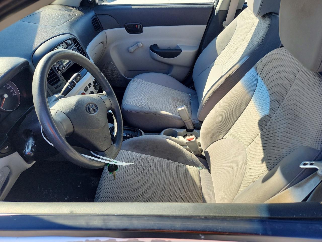 2011 Hyundai Accent Gls - Фото 7