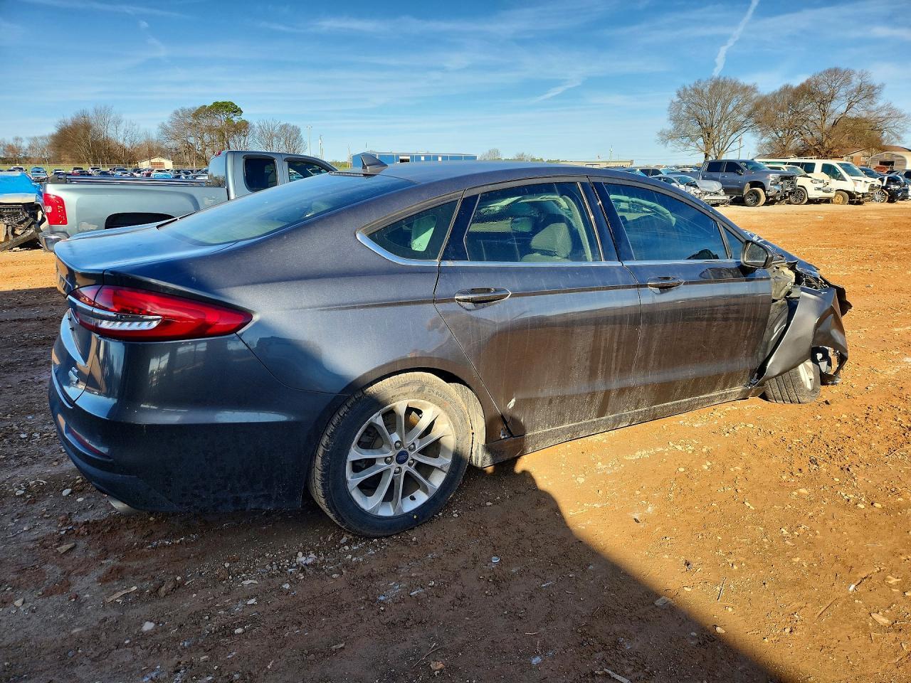 2020 Ford Fusion Se - Фото 3