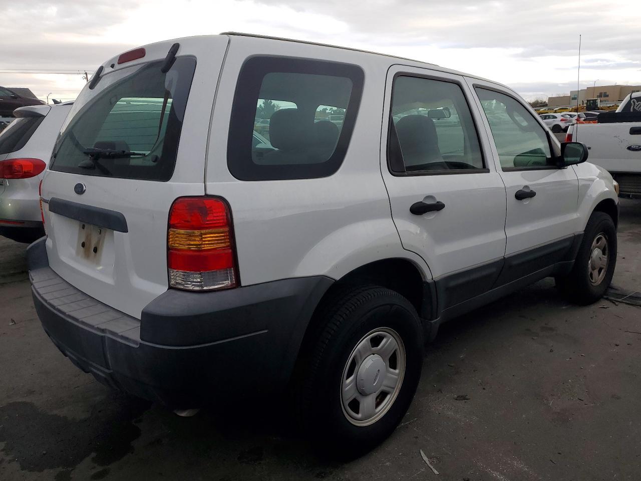 2006 Ford Escape Xls - Фото 3