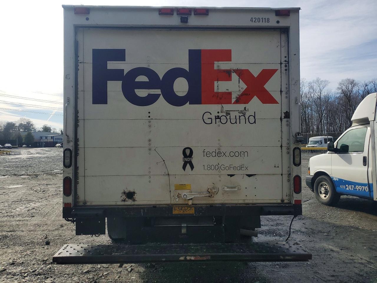 2014 Ford E350 Box Truck - Фото 6