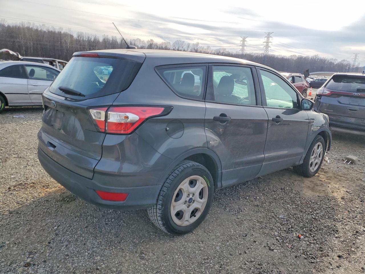 2018 Ford Escape S - Фото 3