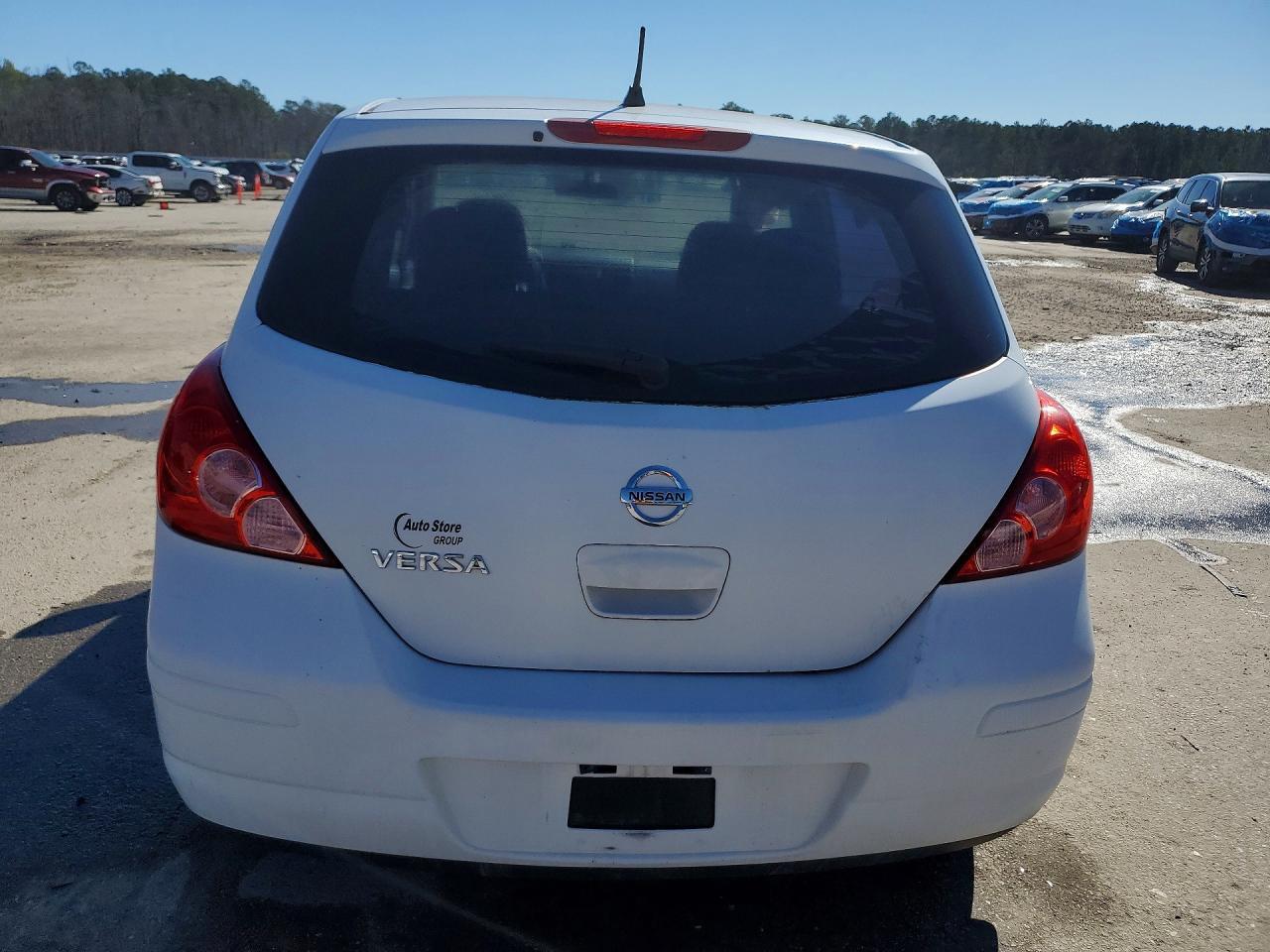 2011 Nissan Versa 1.8 S - Фото 6