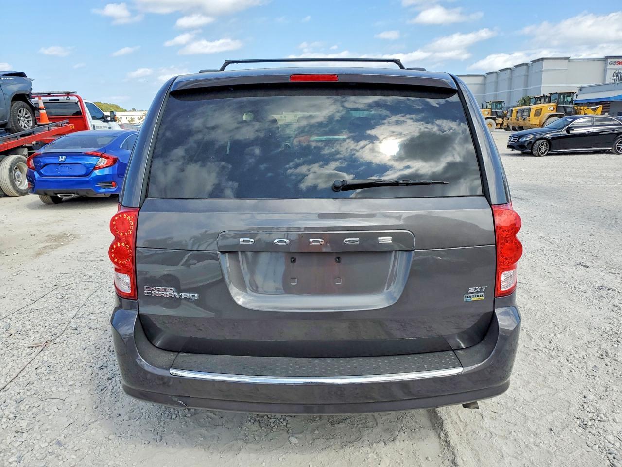 2015 Dodge Grand Caravan Sxt - Фото 6