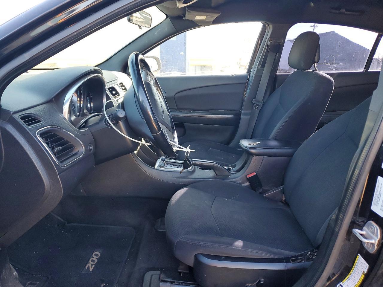 2013 Chrysler 200 Touring - Фото 7