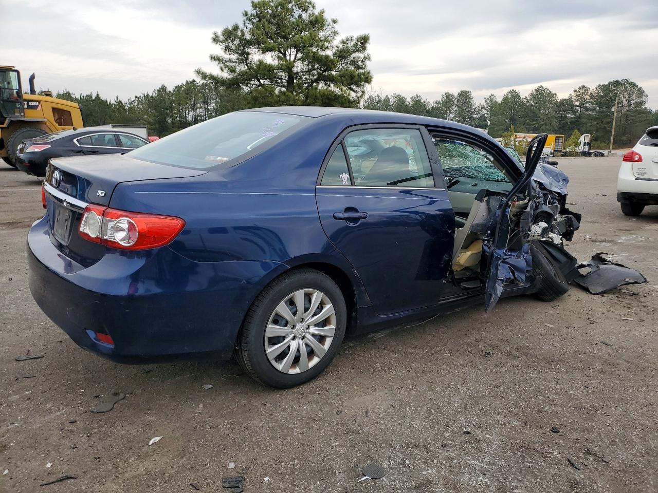 2013 Toyota Corolla Le - Фото 3