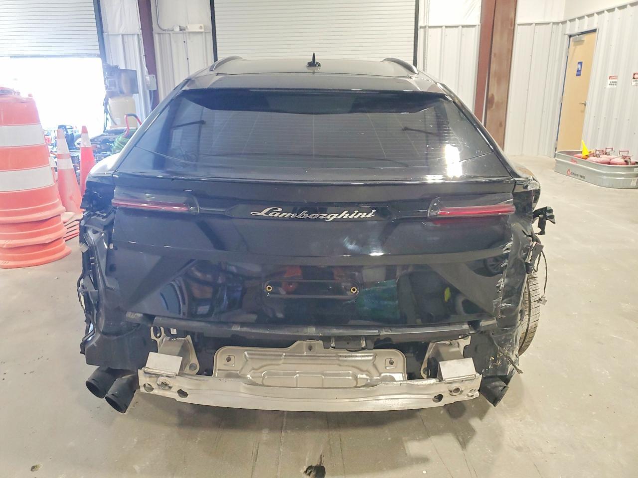 2019 Lamborghini Urus - Image 6