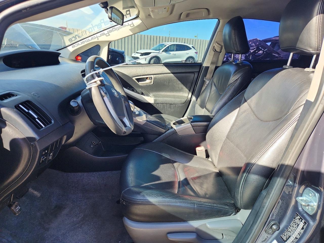 2013 Toyota Prius Two - Фото 7