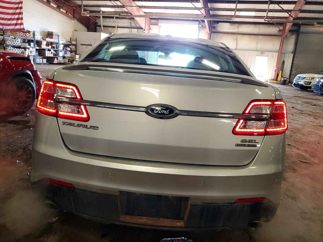 2019 Ford Taurus Sel - Фото 6