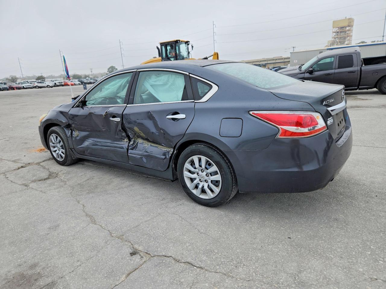 2013 Nissan Altima - Фото 2