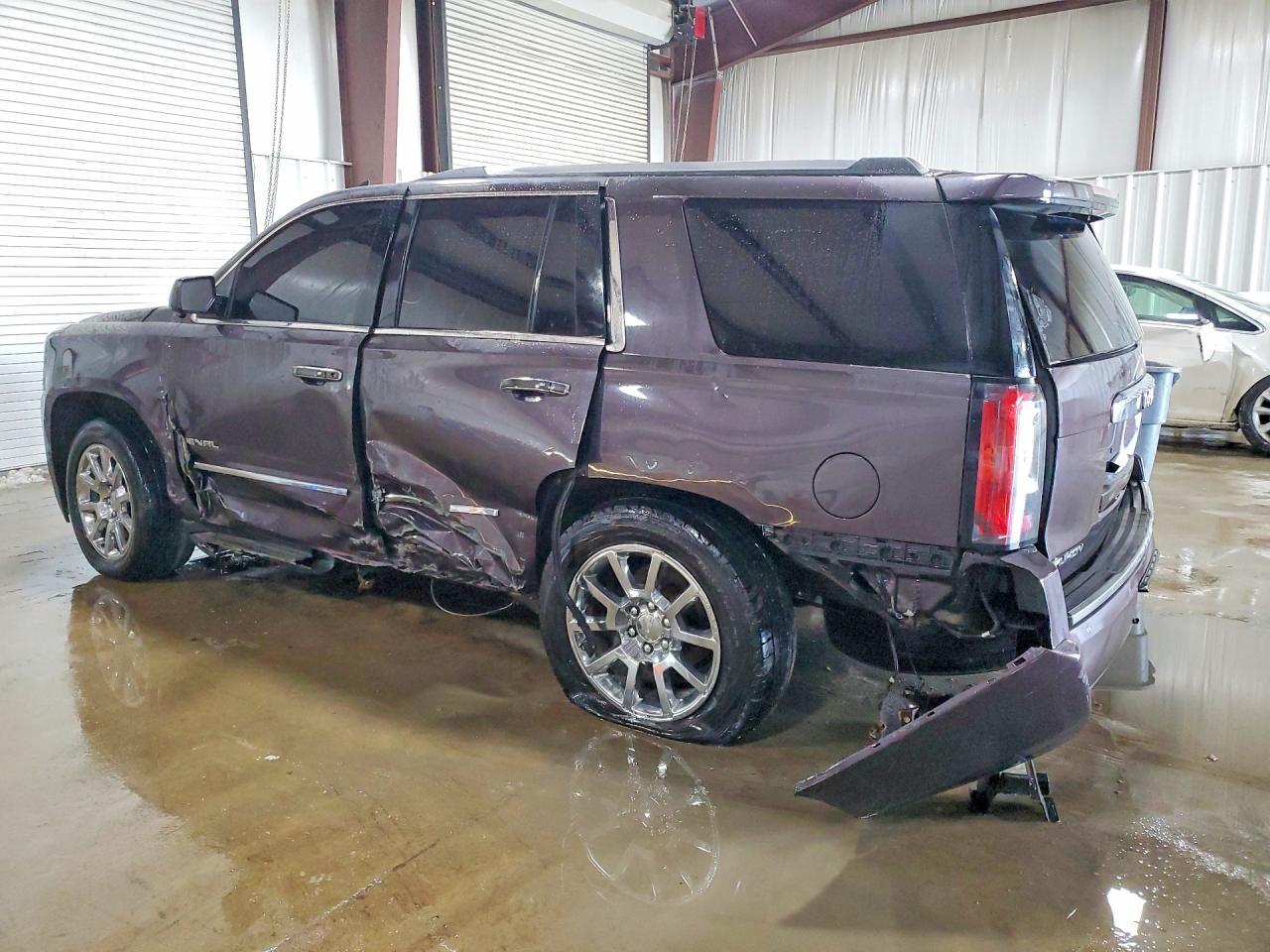 2015 GMC Yukon Denali - Фото 2