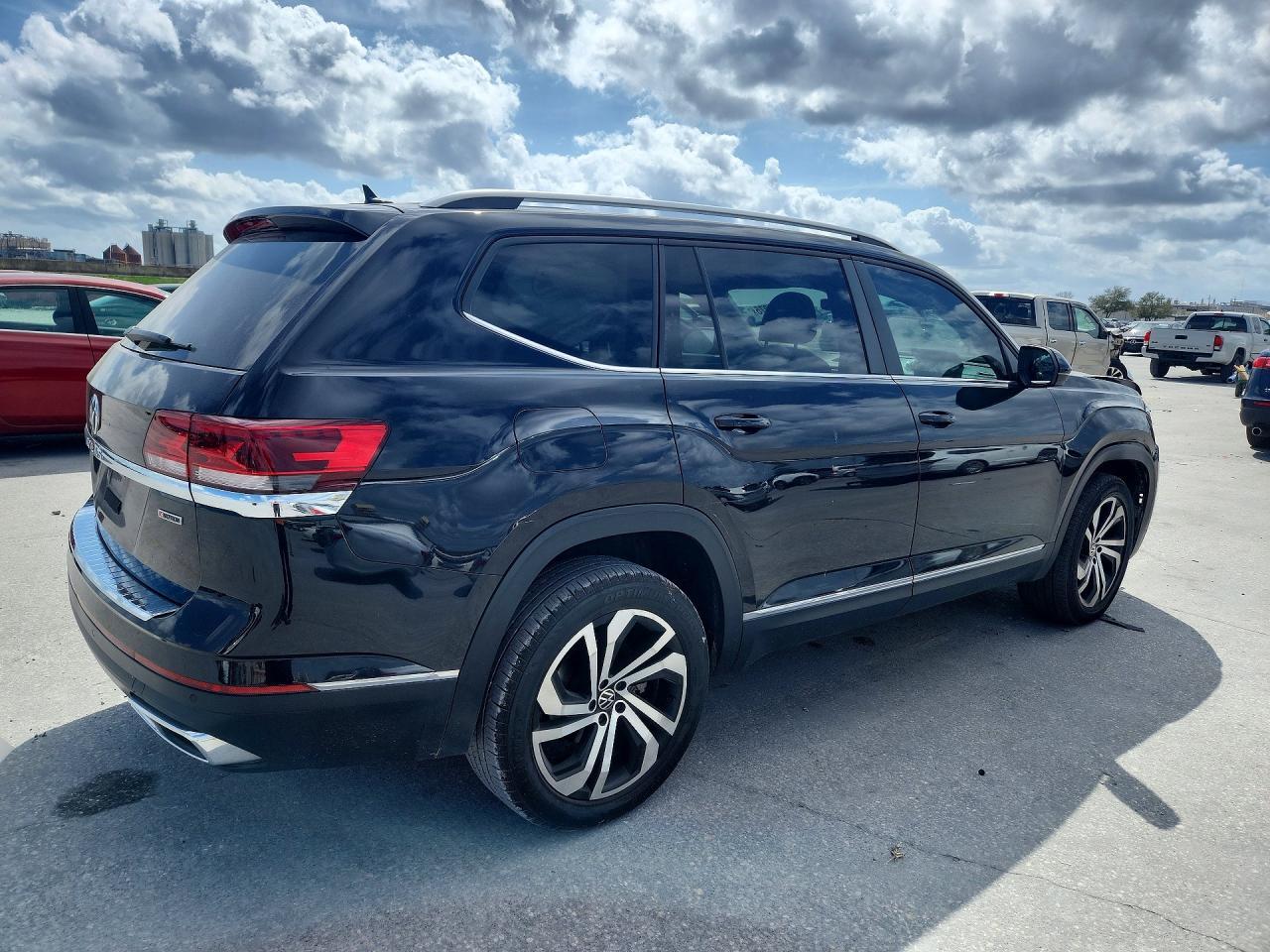2022 Volkswagen Atlas Sel - Фото 3